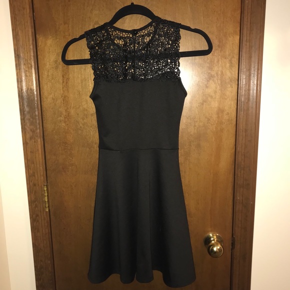 CHARLOTTE RUSSE BLACK DRESS - Picture 4 of 6